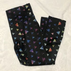 Lineage Crop Yoga Leggings